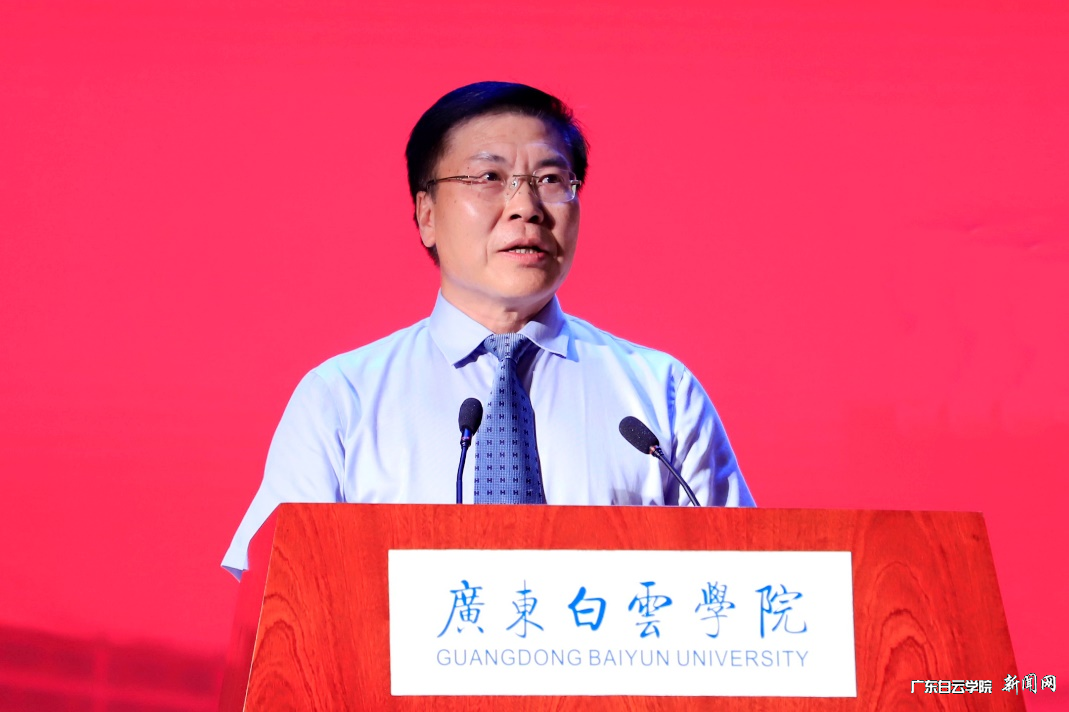 校长黄大乾讲话.png 校长黄大乾讲话.png