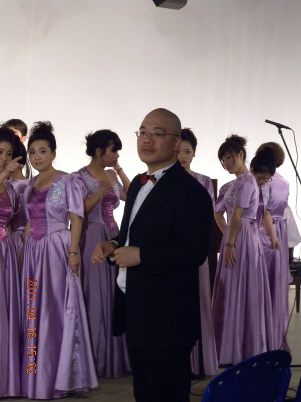 合唱指挥——艺术教育中心卿枫老师 合唱指挥——艺术教育中心卿枫老师