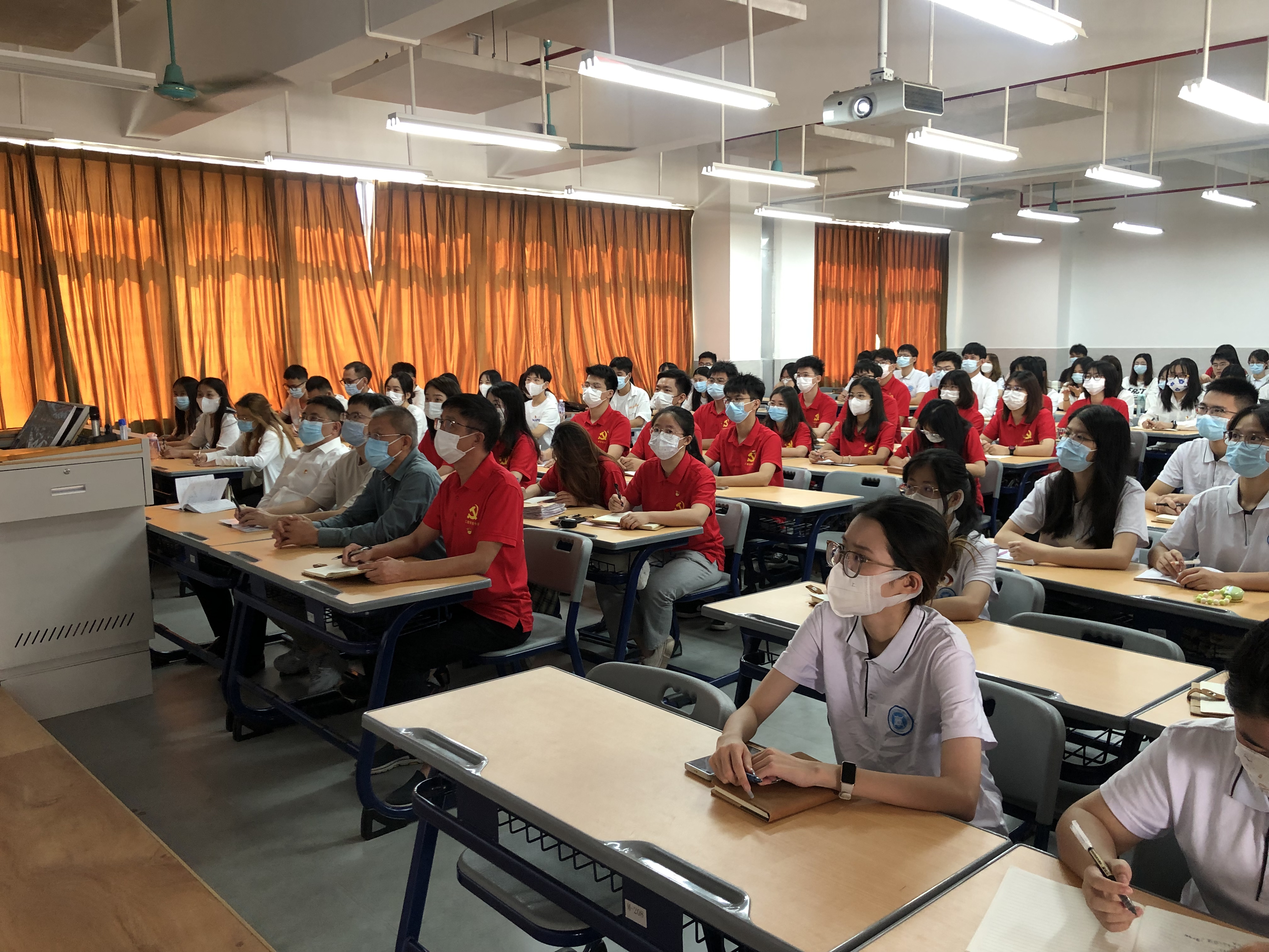 工商管理学院.jpg 工商管理学院.jpg
