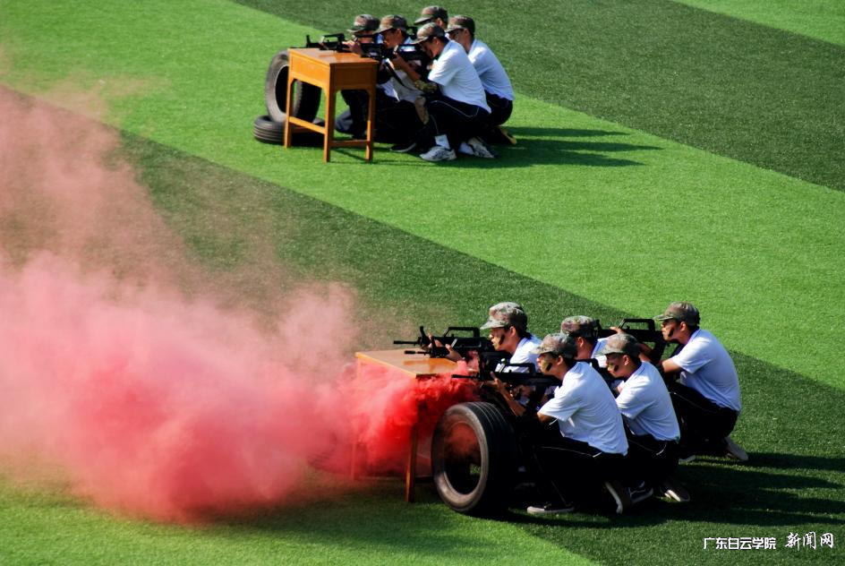 西校区战术表演.png 西校区战术表演.png