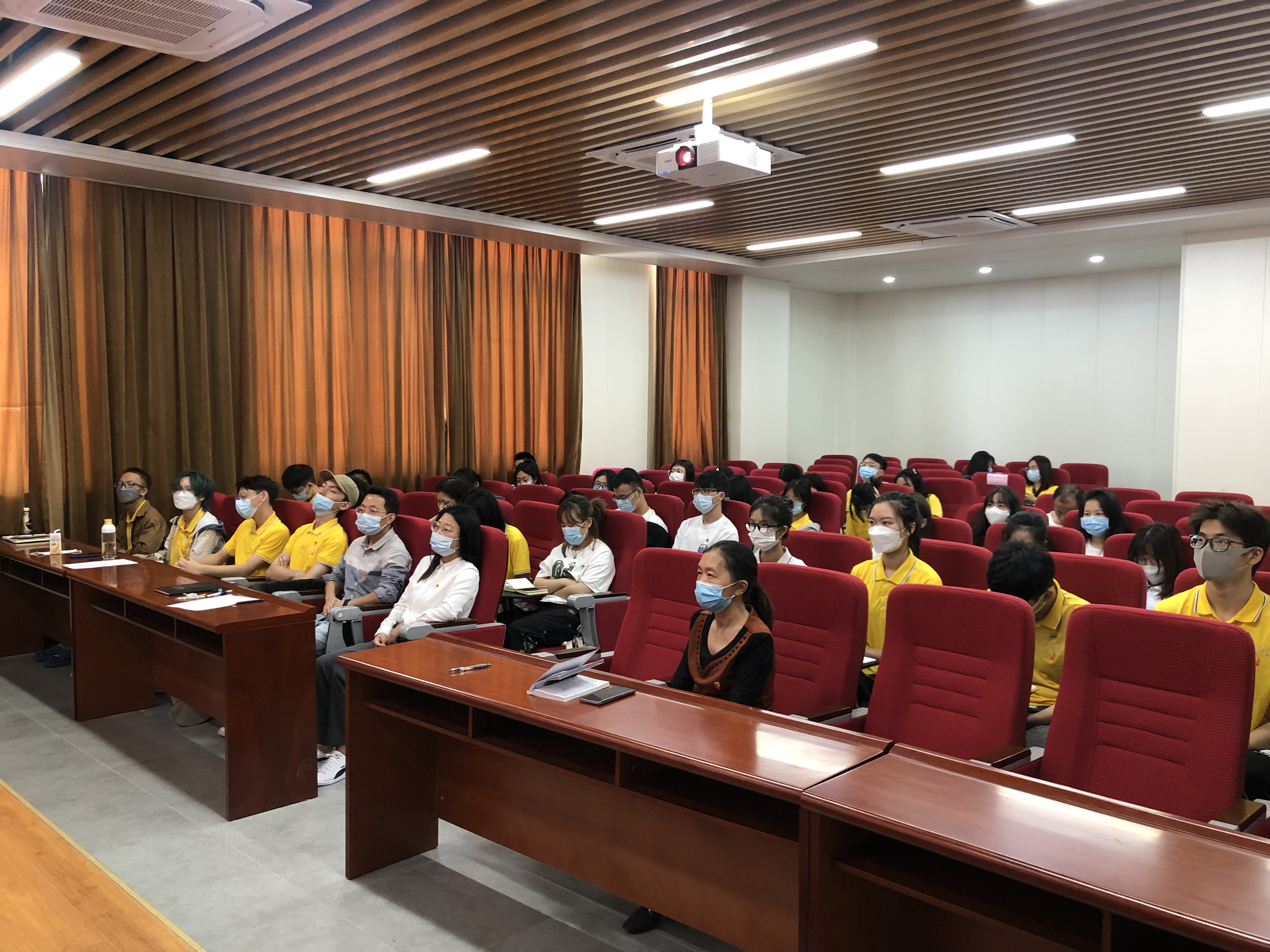 艺术学院.jpg 艺术学院.jpg