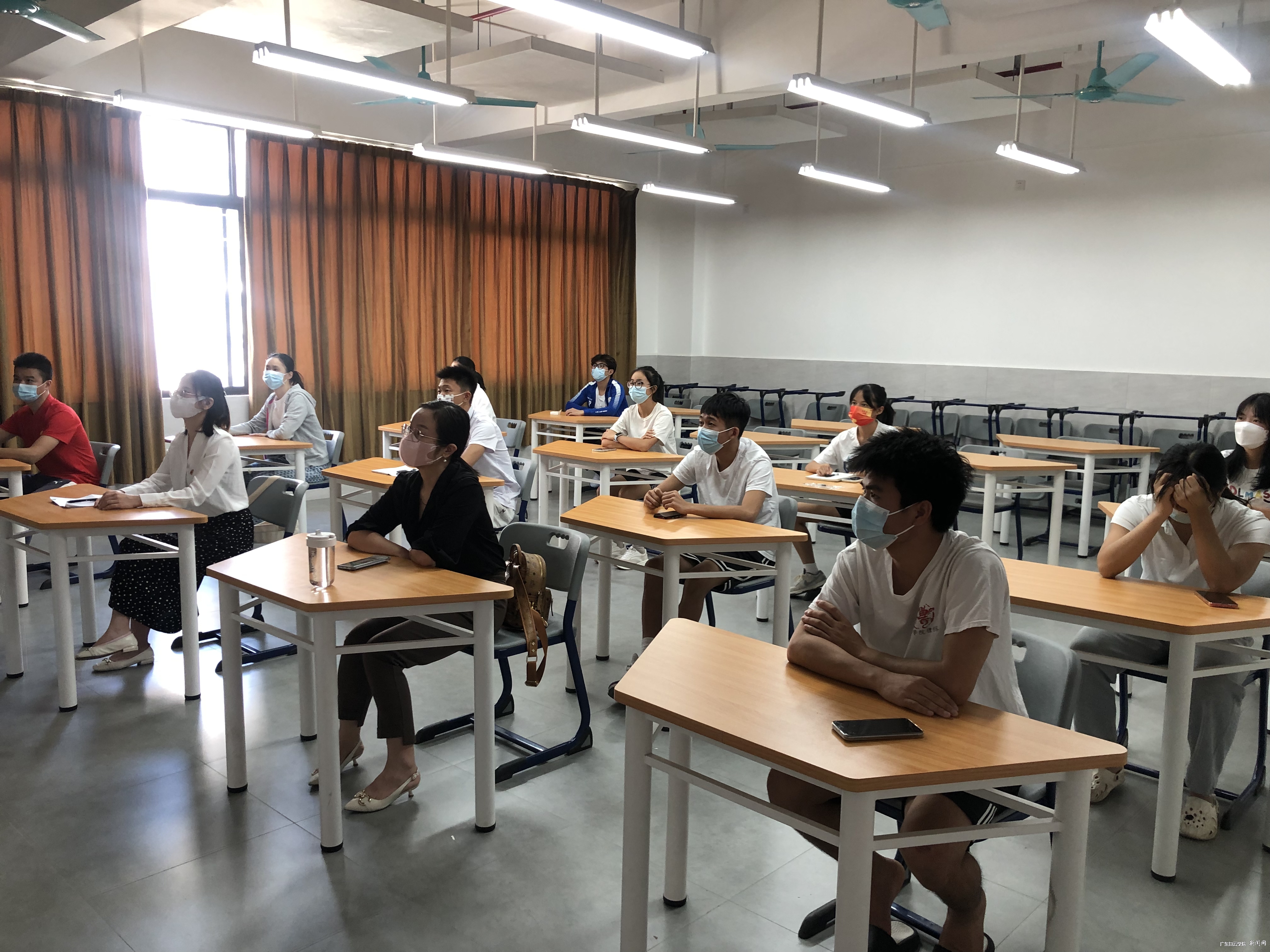 体育学院.jpg 体育学院.jpg