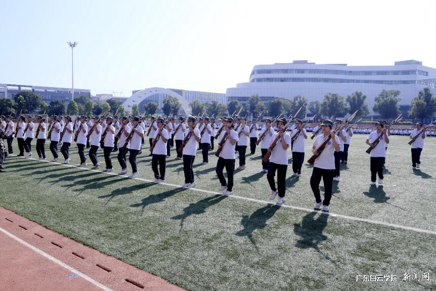 枪操表演.png 枪操表演.png