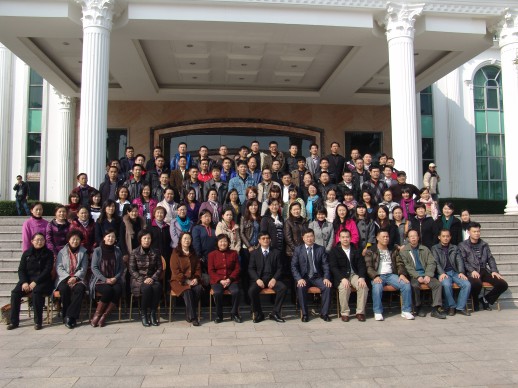 校领导与学生工作者合影