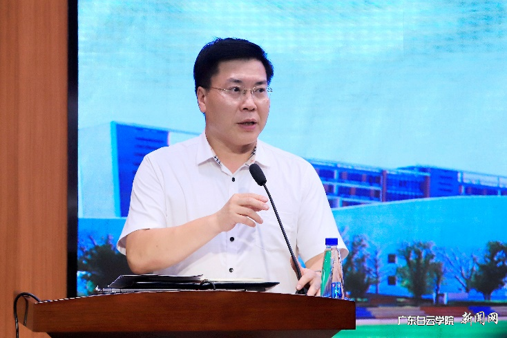 校长黄大乾讲话.png 校长黄大乾讲话.png