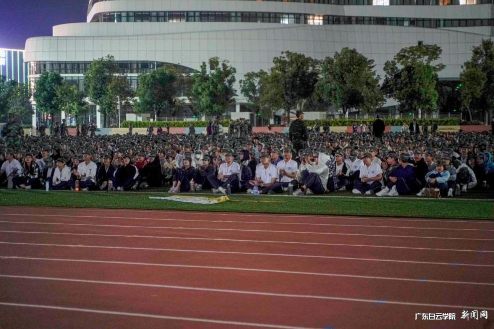 2022级大一新生参与讲座现场.png 2022级大一新生参与讲座现场.png